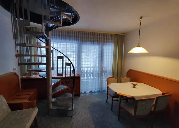 Duplex Almberg شقة *